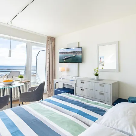 Strandallee - Ferienapartments Direkt Am Strand Von Haffkrug Exterior photo